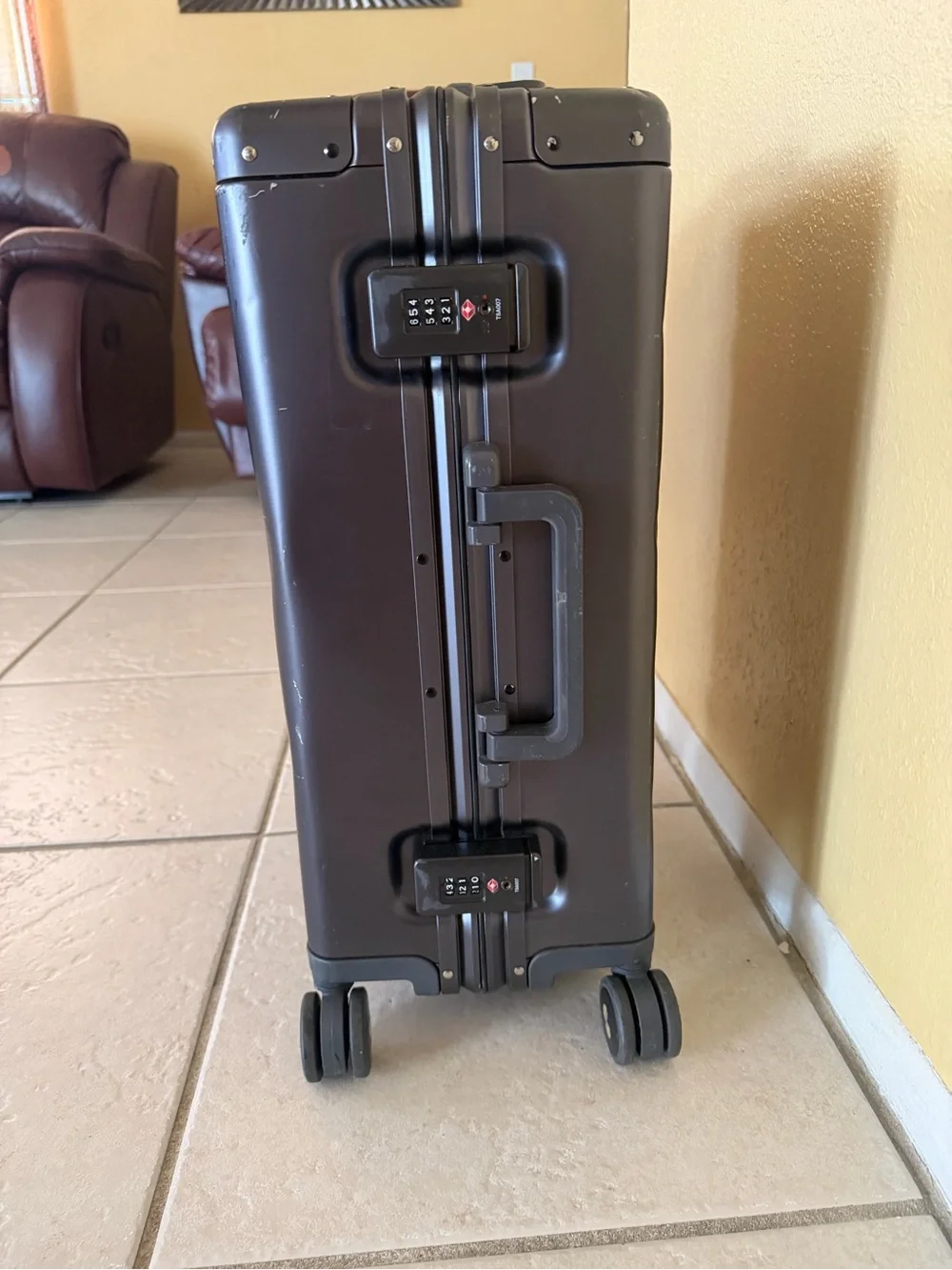 LEVEL 8 Gibraltar Aluminum Carry-On Luggage